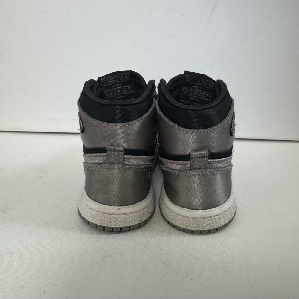 Toddler Nike Jordan 1 Retro High OG Satin Shadow Sneakers silver/black Size 10 - Picture 5 of 16